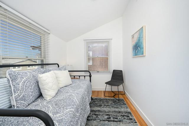 206 E E Oceanfront, Newport Beach CA: https://media.crmls.org/mediaz/4fab37bb-0a23-4eda-b996-8d30834ef1dc.jpg