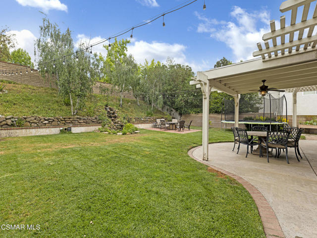 13100 View Mesa Street, Moorpark CA: https://media.crmls.org/mediaz/4fabb04c-6db5-4079-a310-937357bc2666.jpg