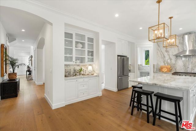 1664 Amherst Avenue, Los Angeles CA: https://media.crmls.org/mediaz/4fabfda1-2887-4175-8e7c-3d0d6aba5ad3.jpg