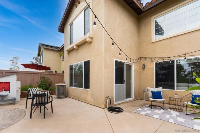 1625 Magnolia Circle, Vista CA: https://media.crmls.org/mediaz/4fac5e74-21a9-455d-963d-634ce7f886d1.jpg