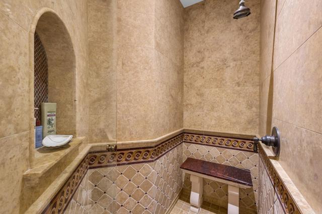 271 Ocean View Ave, Del Mar CA: https://media.crmls.org/mediaz/4facda86-b21f-4910-b38b-79aa9c7e65c0.jpg