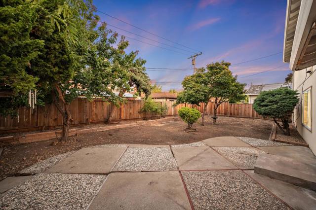 787 San Clemente Way, Mountain View CA: https://media.crmls.org/mediaz/4fad261e-061b-40f5-a6c4-0f899f4e5fcd.jpg