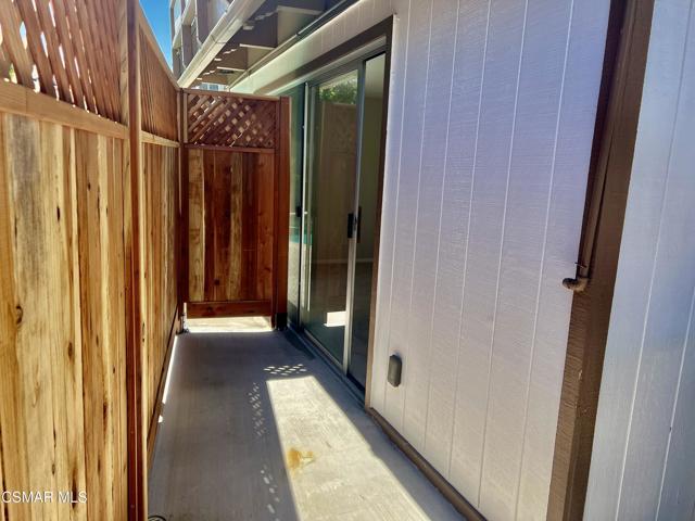 2007 Rhoda Street, Simi Valley CA: https://media.crmls.org/mediaz/4fada630-e5a0-4523-9994-c6208d8ae1ae.jpg
