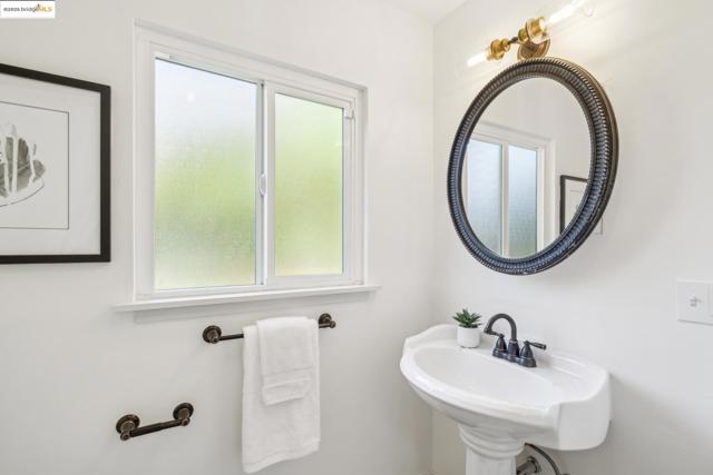 Image 34 of 58 For 2700 Alida St