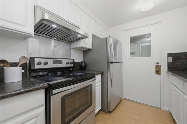 5751 Birch Terrace, Fremont CA: https://media.crmls.org/mediaz/4fae6ced-3f99-4bc7-969c-ab454f2c7303.jpg