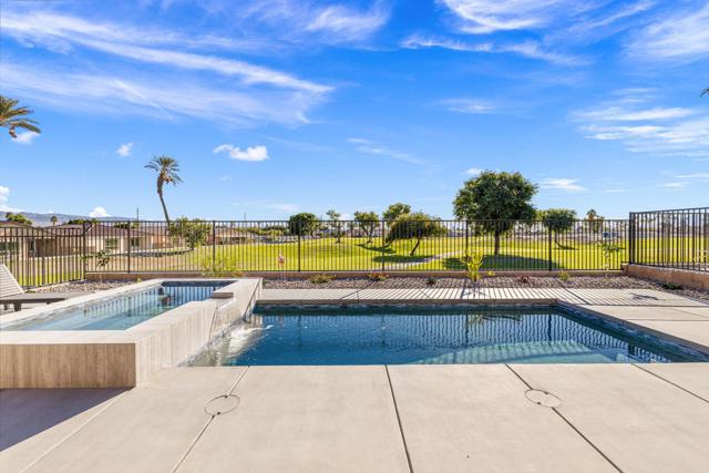 48406 Hepburn Drive, Indio CA: https://media.crmls.org/mediaz/4faeb0d6-a400-4fe8-9a6a-950f2e92cc10.jpg