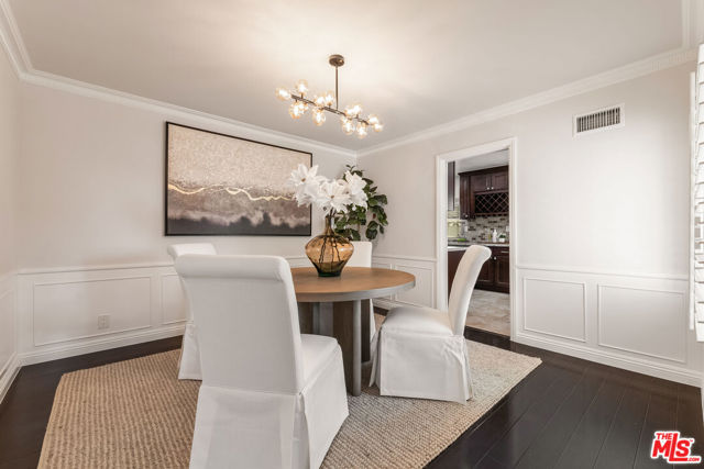 6130 Flores Avenue, Los Angeles CA: https://media.crmls.org/mediaz/4faee7f0-db73-481c-9bdb-6d9e1f211cfd.jpg