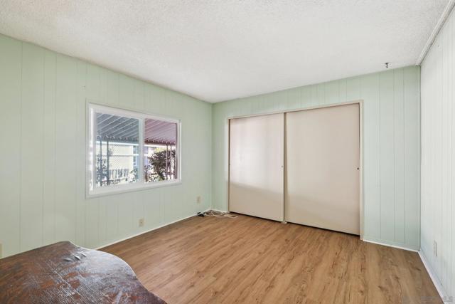 275 S Worthington St, Spring Valley CA: https://media.crmls.org/mediaz/4faf4ba4-c680-46ef-823a-3d8886a42b2f.jpg