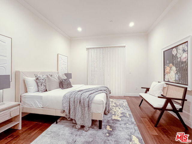 4848 Wilshire Boulevard, Los Angeles CA: https://media.crmls.org/mediaz/4fafa3f7-355e-43b1-9849-9d5e07682ee4.jpg