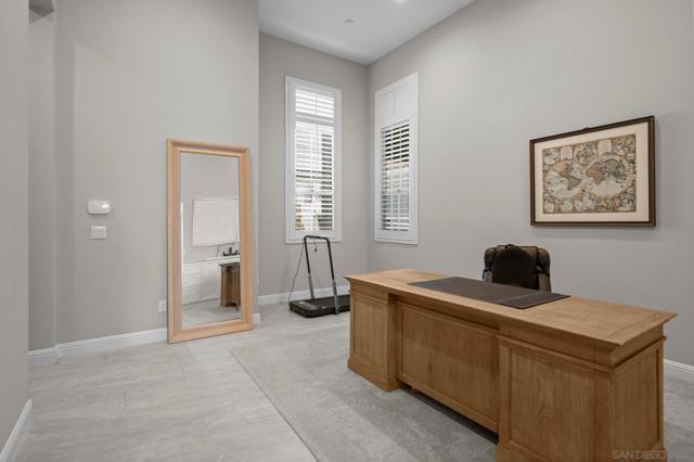 6210 Summit Crest Cir, San Diego CA: https://media.crmls.org/mediaz/4fafdbce-670c-4b16-9659-3d494dc98b54.jpg