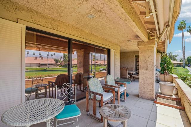 211 Camino Arroyo S, Palm Desert CA: https://media.crmls.org/mediaz/4fb01060-9220-4e4d-9aef-5d379cc1b0f4.jpg