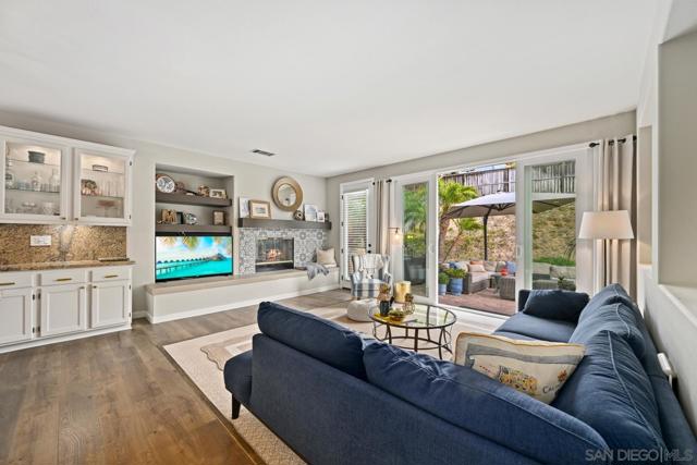 3231 Canyon View Dr, Oceanside CA: https://media.crmls.org/mediaz/4fb0201c-db15-4239-ab35-4bac412cdf69.jpg