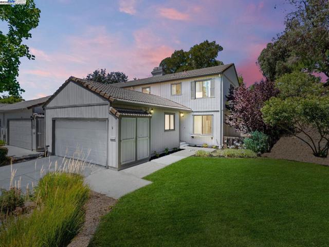 9 Moraine Court, Hercules CA: https://media.crmls.org/mediaz/4fb1567a-8b96-4b39-b064-61076cb6cdc1.jpg