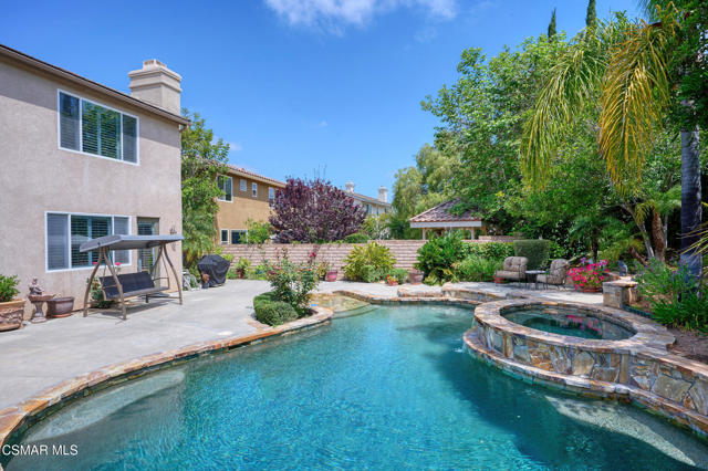 4566 Bluewood Court, Moorpark CA: https://media.crmls.org/mediaz/4fb15e91-3573-48aa-8ebd-831f3688ece2.jpg