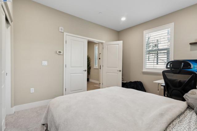Image 17 of 53 For 3062 Maguire Way