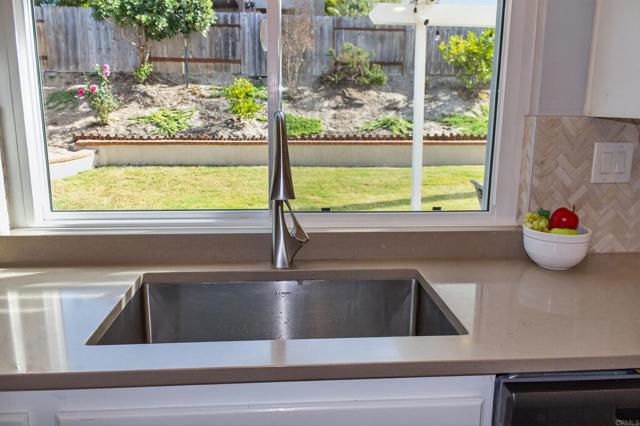 Detail Gallery Image 14 of 67 For 778 Sepia Ct, Oceanside,  CA 92057 - 4 Beds | 3 Baths