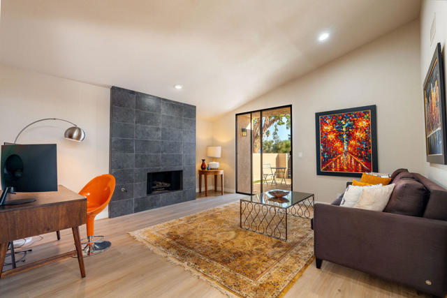 72815 Somera Road, Palm Desert CA: https://media.crmls.org/mediaz/4fb23f8d-6ea2-44d9-8691-25dd8af7c94d.jpg