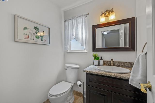 3641 Shenandoah Ct, Pleasanton CA: https://media.crmls.org/mediaz/4fb2495d-d68a-45ba-971e-15264f55acdb.jpg