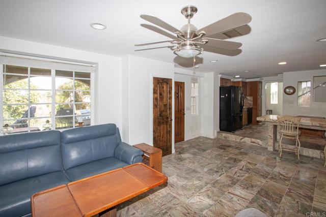 Detail Gallery Image 28 of 36 For 405 Solana Real, Fallbrook,  CA 92028 - 3 Beds | 3 Baths