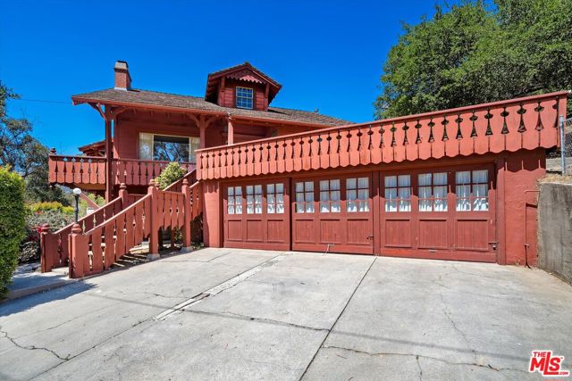 1060 Tremonto Road, Santa Barbara CA: https://media.crmls.org/mediaz/4fb30dbb-36b2-44dc-bd73-71012f40fb18.jpg