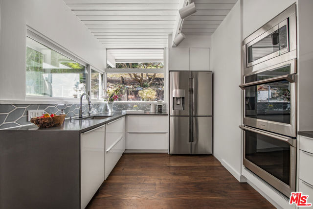 2544 Greenvalley Road, Los Angeles CA: https://media.crmls.org/mediaz/4fb31517-0c06-40ac-b66f-87917248afce.jpg