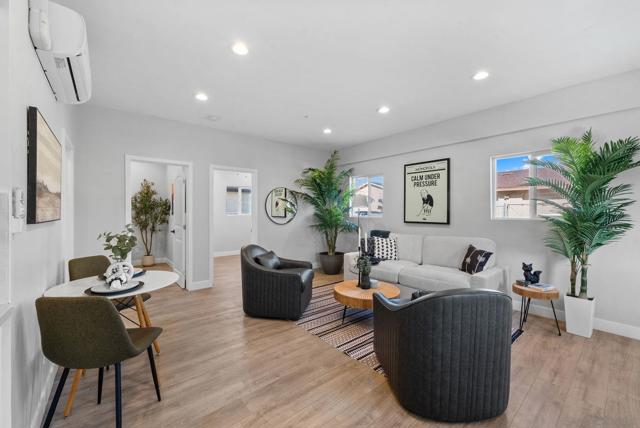 523 9th St, Imperial Beach CA: https://media.crmls.org/mediaz/4fb35ec1-8eab-4c9c-ac08-0297b6083363.jpg