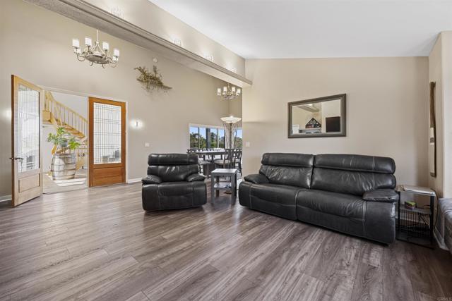 Detail Gallery Image 14 of 53 For 3016 Alta Vista Dr, Fallbrook,  CA 92028 - 3 Beds | 3/1 Baths