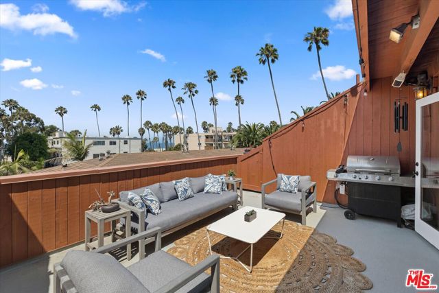 2108 Neilson Way, Santa Monica CA: https://media.crmls.org/mediaz/4fb3acfb-74d7-44d0-8b50-43c6e9d5e4ce.jpg