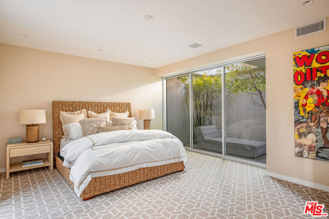 1645 Carla, Beverly Hills CA: https://media.crmls.org/mediaz/4fb43ff8-a44c-4e47-8617-864f4fd002fb.jpg