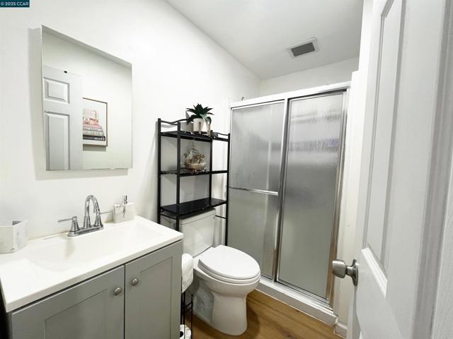 250 W Cypress Rd, Oakley CA: https://media.crmls.org/mediaz/4fb43ffb-7219-458f-8e89-dbaae6c58e53.jpg