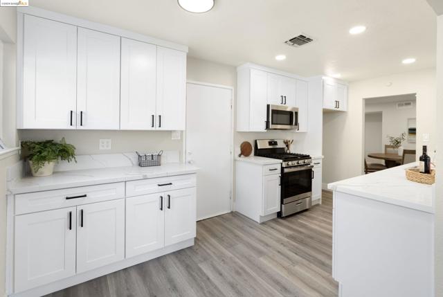 Image 13 of 26 For 2444 39th Ave