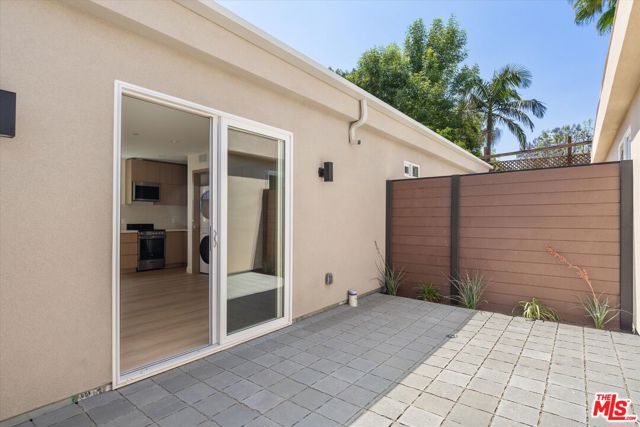 5912 Mammoth Avenue, Sherman Oaks CA: https://media.crmls.org/mediaz/4fb46457-02d6-42d9-971d-ae9ccb7d79ed.jpg