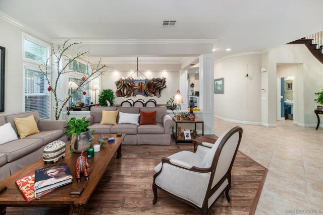 5255 Greenwillow Ln, San Diego CA: https://media.crmls.org/mediaz/4fb46d45-e109-4ba9-b1b6-6266f6dc8db3.jpg