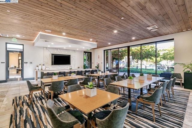 2359 Halogen Cmn, Fremont CA: https://media.crmls.org/mediaz/4fb4a708-4118-445a-9e0c-d963506ea49c.jpg