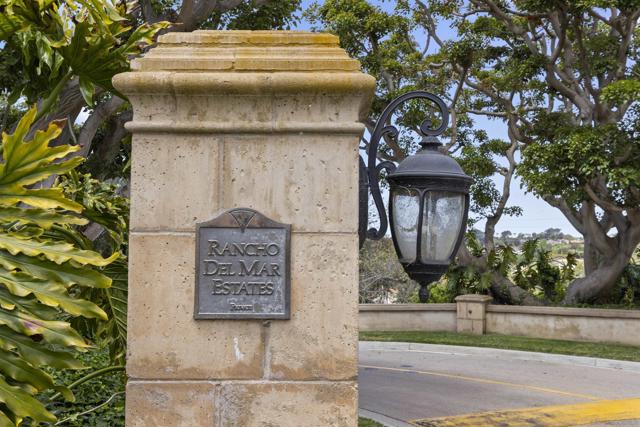 3325 Caminito Daniella, Del Mar CA: https://media.crmls.org/mediaz/4fb547fc-9ce8-4b66-b3ac-64f21d1aa43f.jpg