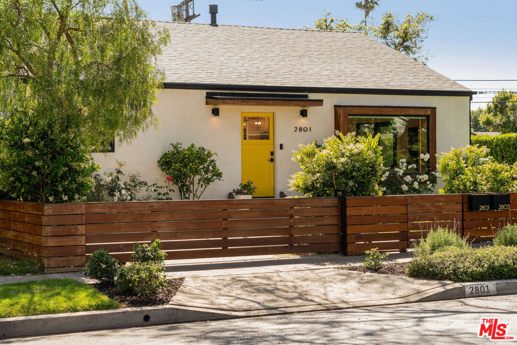 2801 Barry Avenue