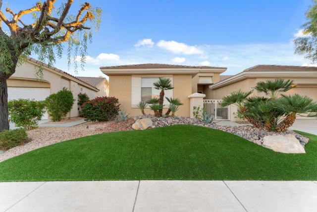 78325 Cloveridge Way, Palm Desert CA: https://media.crmls.org/mediaz/4fb625c9-25ad-45aa-b568-fa40b455f3da.jpg
