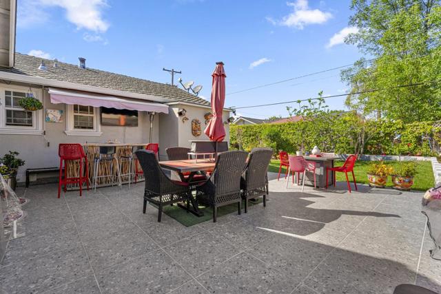 1797 W Campbell Avenue, Campbell CA: https://media.crmls.org/mediaz/4fb72c96-e49b-4647-810a-271d95e9d5ec.jpg
