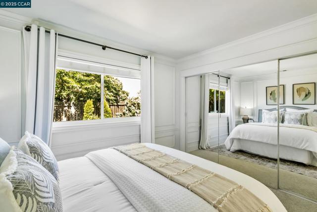 16 Belfast Pl, San Ramon CA: https://media.crmls.org/mediaz/4fb7df93-81c5-4f26-9d7c-5f3becbcd581.jpg