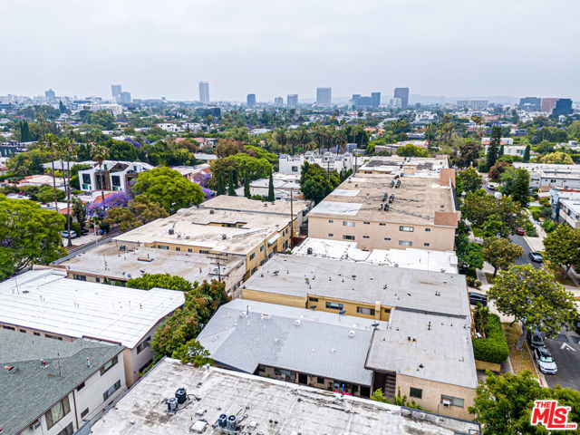 553 N Flores Street, West Hollywood CA: https://media.crmls.org/mediaz/4fb80519-73e6-4893-bb00-77be179435b7.jpg