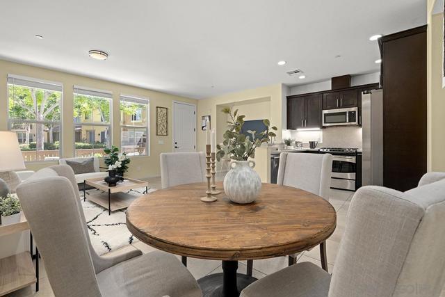 10689 New Grove Trail, San Diego CA: https://media.crmls.org/mediaz/4fb807b6-57d6-4259-afeb-f6784a51c8ee.jpg