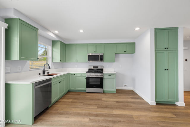 350 Campbell Way, Oxnard CA: https://media.crmls.org/mediaz/4fb8a5a9-47e6-42ae-b6d4-e5dfd3811ff4.jpg