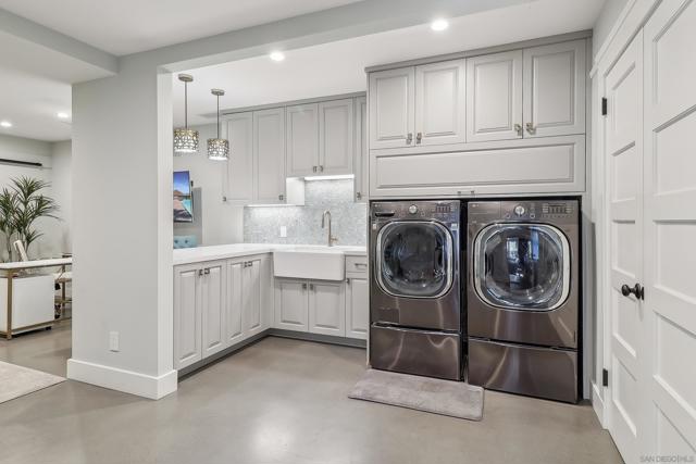 4472 Hortensia St, San Diego CA: https://media.crmls.org/mediaz/4fb8d357-8911-4885-b6ea-e108b737106a.jpg
