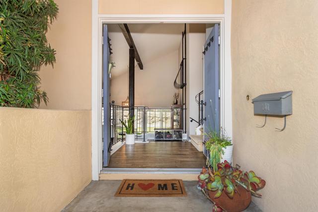 Image 3 of 27 For 12567 Pomerado Ct