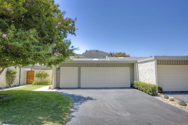 16025 El Tae, Pauma Valley CA: https://media.crmls.org/mediaz/4fb95ccc-d1fc-48b6-a5a3-1406070c2105.jpg