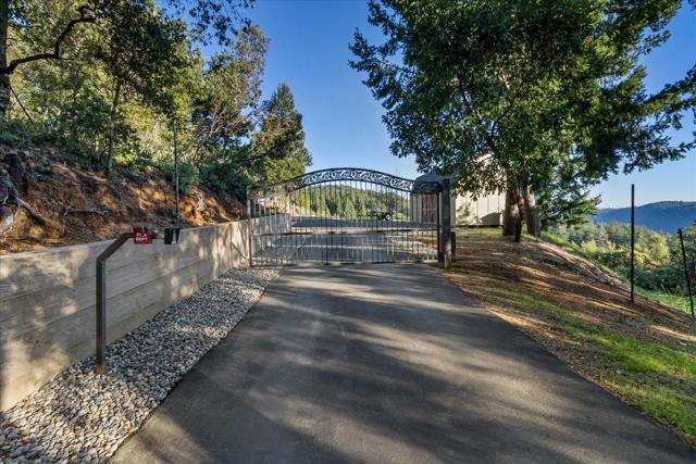 580 Rancho Prieta Road, Los Gatos CA: https://media.crmls.org/mediaz/4fb9a6c7-dbff-4cfe-953b-148093236c45.jpg