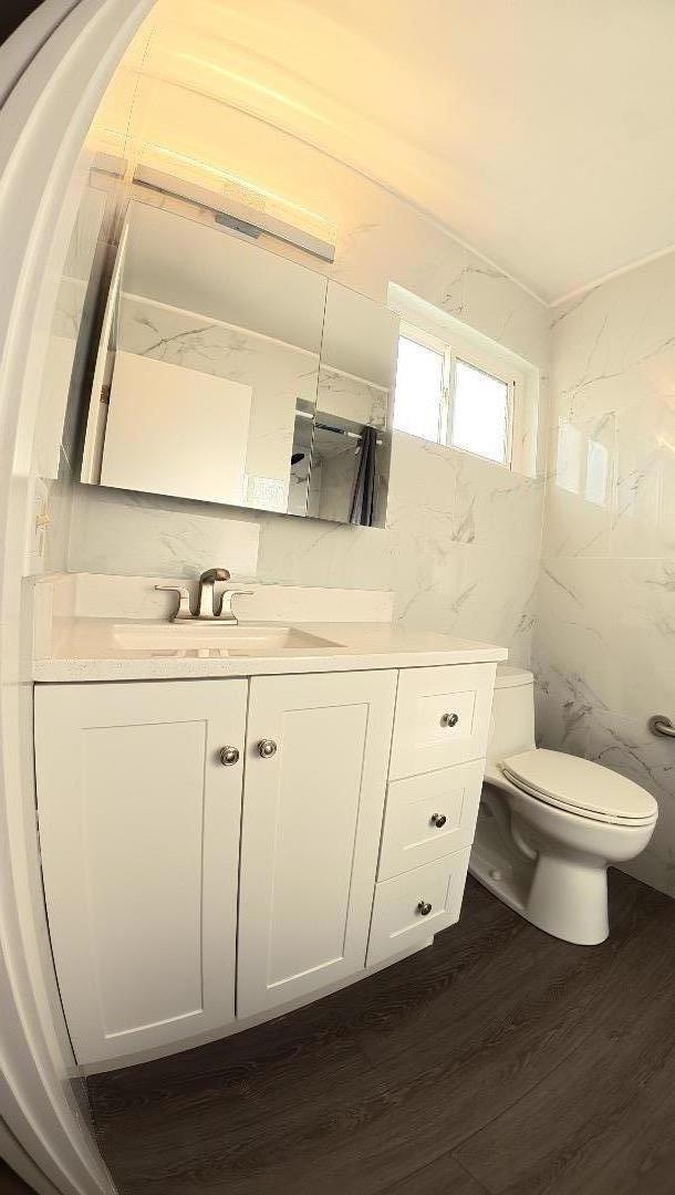 446 Kelli Court, Marina CA: https://media.crmls.org/mediaz/4fb9ac15-4533-4cc8-9961-cce926bb4d1f.jpg