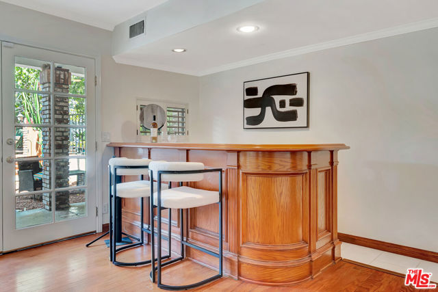 5025 Delita Place, Woodland Hills CA: https://media.crmls.org/mediaz/4fba15e4-69c0-45d2-b600-e7a7f8a6689e.jpg