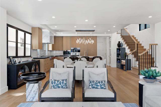 Detail Gallery Image 11 of 72 For 119 41st St, Newport Beach,  CA 92663 - 3 Beds | 5 Baths