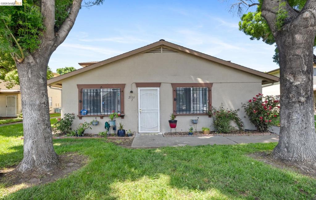 2110 Peppertree #1